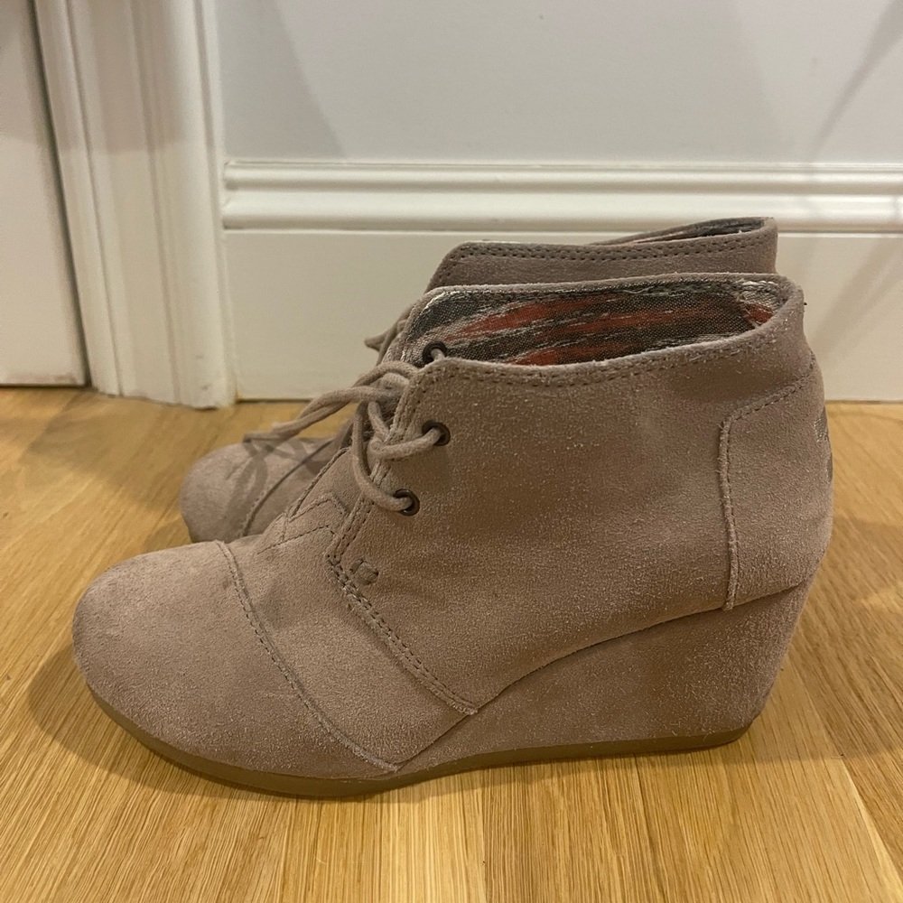Tom’s Booties Size 7.5